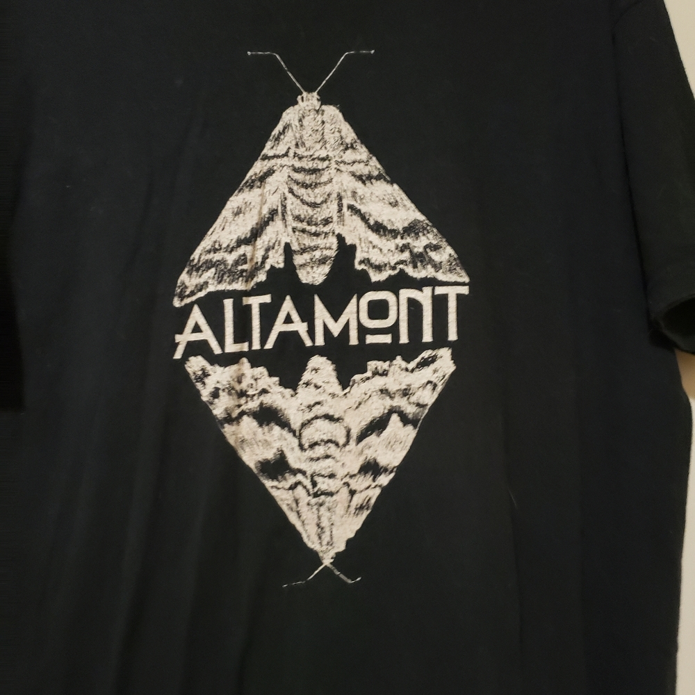 Altamont T Shirt Mens XL Moth Graphic